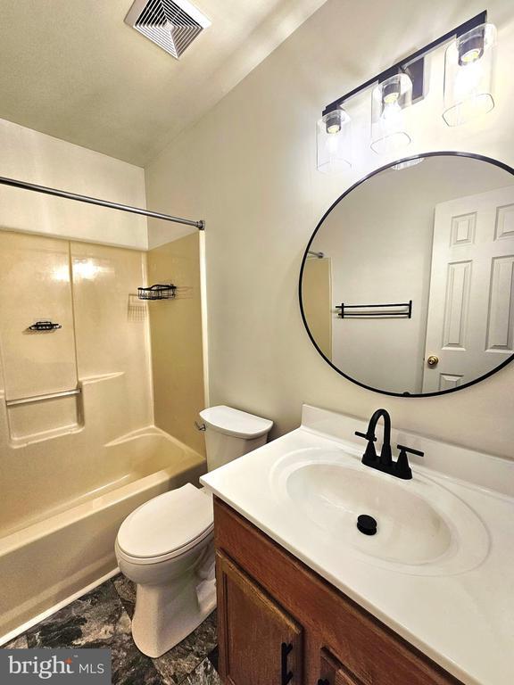 Building Photo - 2445 Sagewood Ct