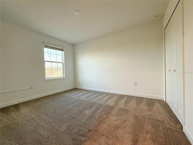 Building Photo - 5001 Center Ct
