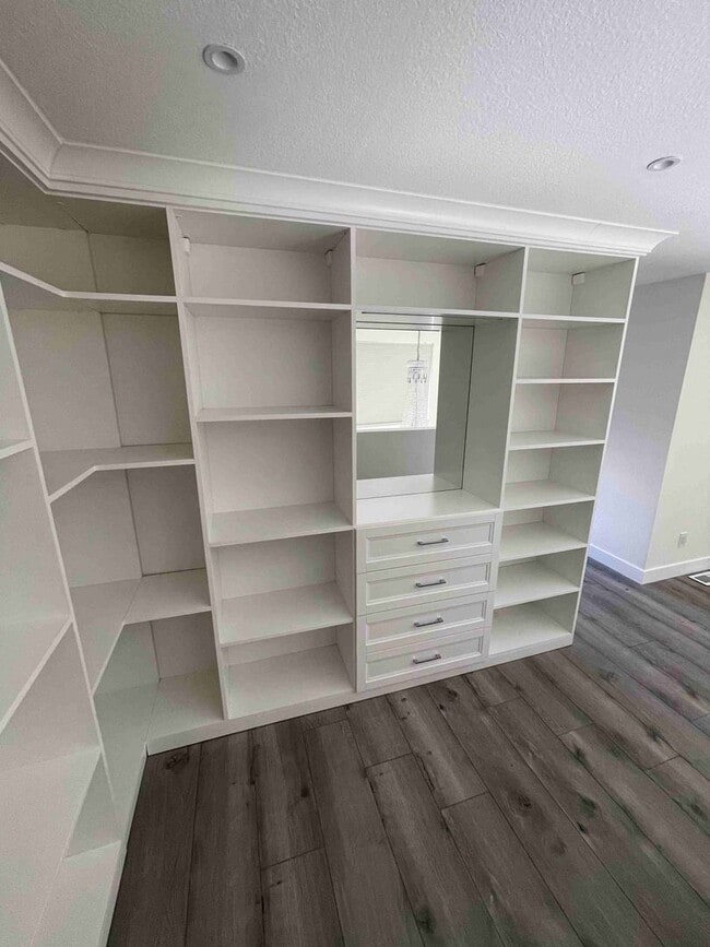 Building Photo - COMPLETELY UPDATED SHERMAN OAKS TOWNHOME!