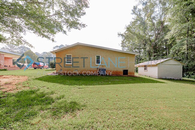 Building Photo - Charming 4 Bedroom in Lanett!