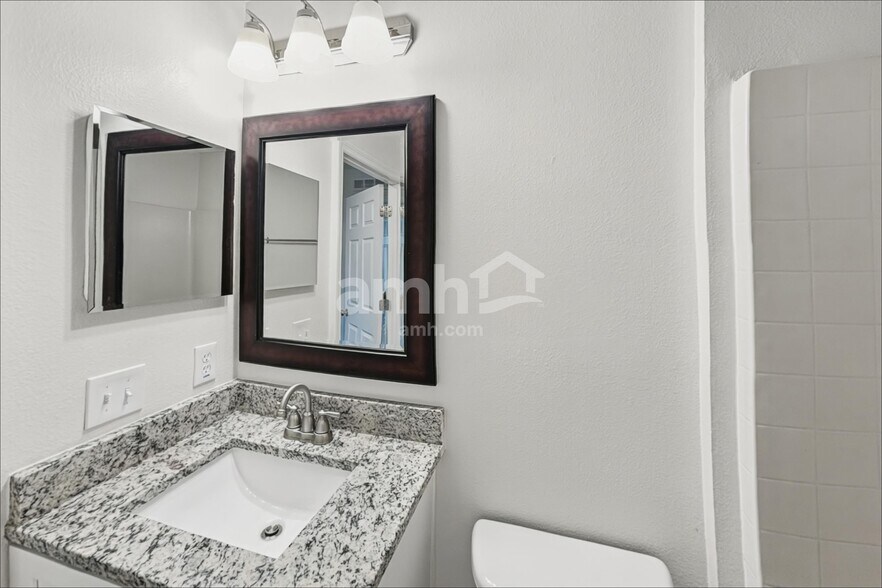 Building Photo - 520 Brown Bear Way