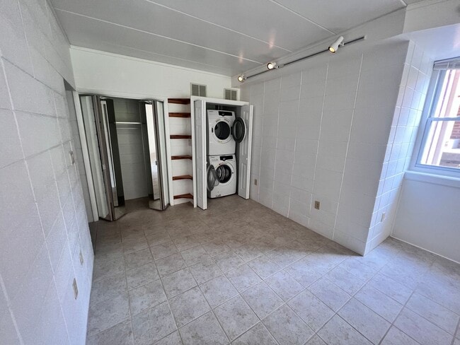 Building Photo - Blacksburg, 2BR / 1 BA, Available