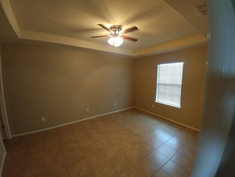 Building Photo - 422 Stone Drive
