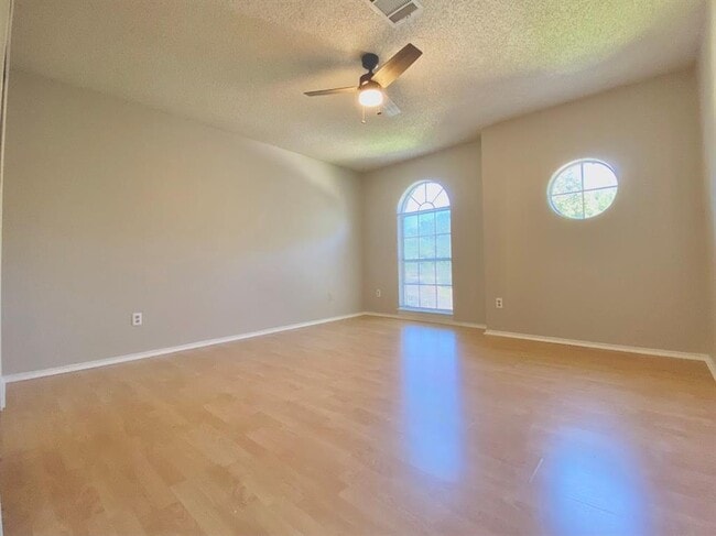 Building Photo - 708 Hidatas Cove
