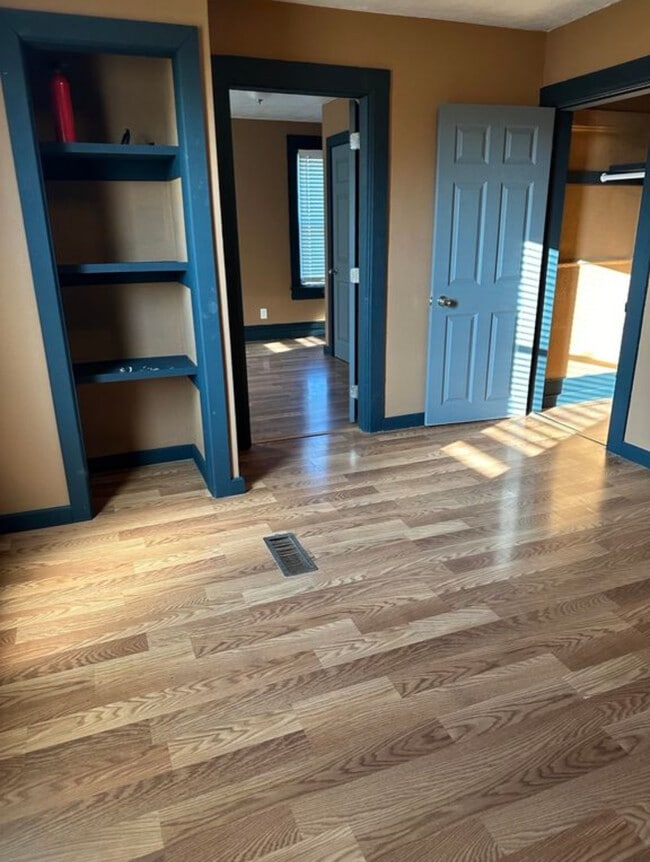 Building Photo - 513 Kaufmann Ave