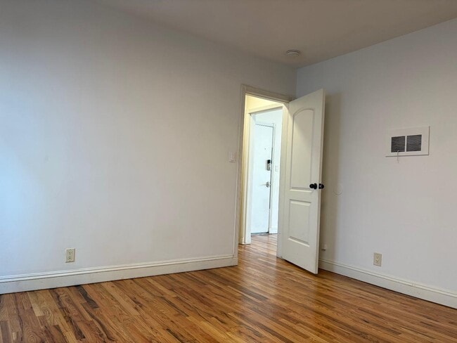 Building Photo - 11719 Mayfield Ave