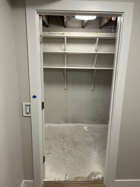 Door way to laundry room and storage - 2112 W Bowling Ave