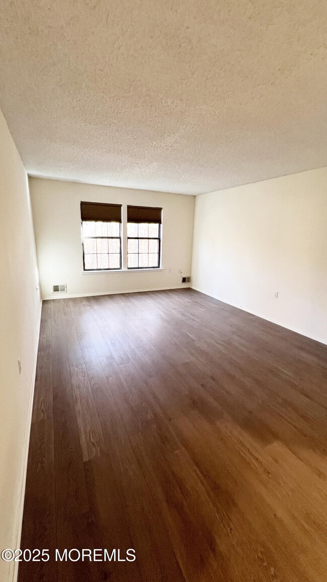 Building Photo - 1509 Dahlia Ct