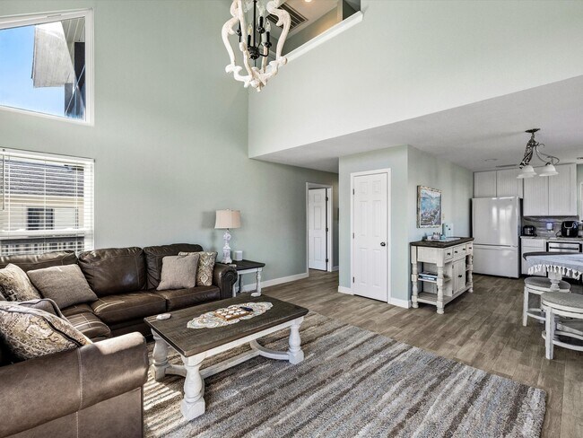 Building Photo - 334 Paradise Dr