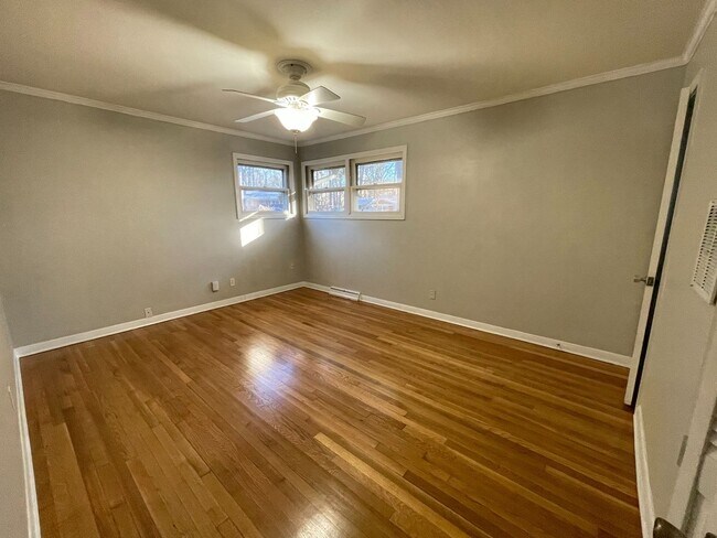 Building Photo - Large Duplex home with giant deck, parking, in quiet neighborhood, Available in June