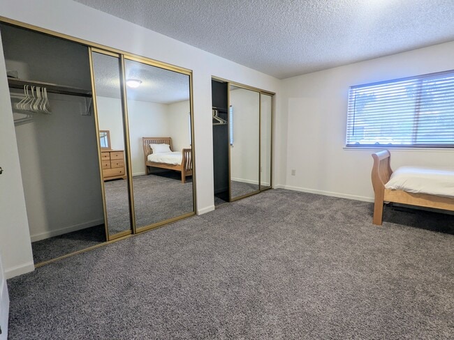 Building Photo - 7510 7th Dr W