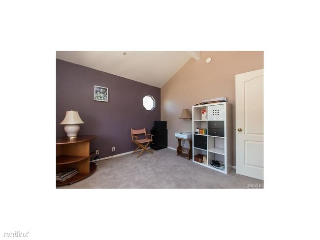 Building Photo - 9878 Via Esperanza