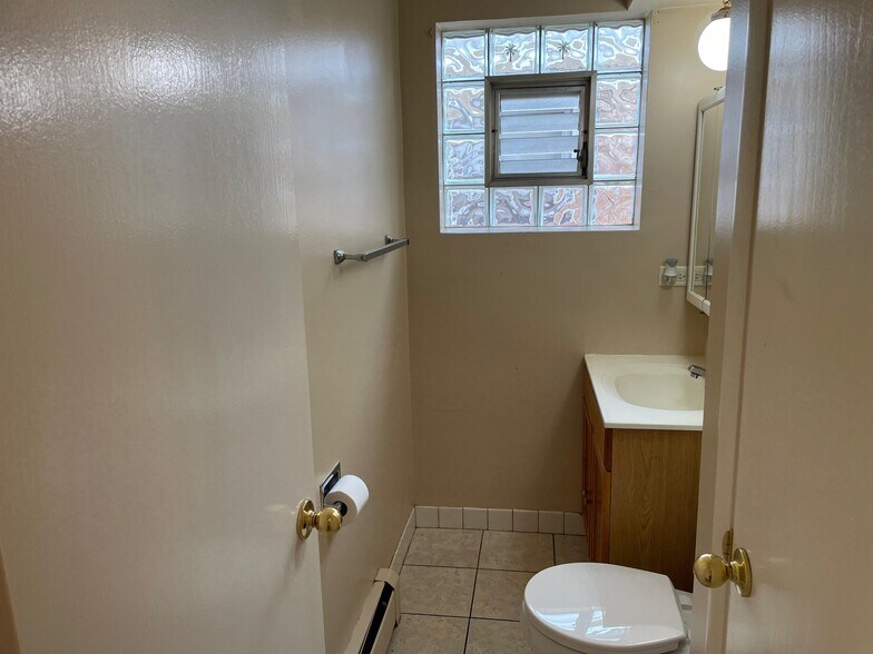 Building Photo - 2318 N 72nd Ct