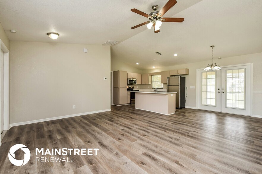Building Photo - 2645 Vogler Ln