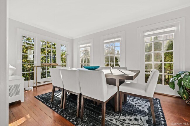 Building Photo - 16 Lyons Pl