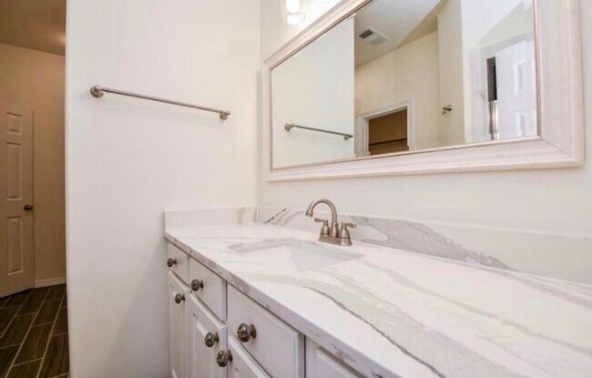 Building Photo - 12755 Mill Ridge Dr