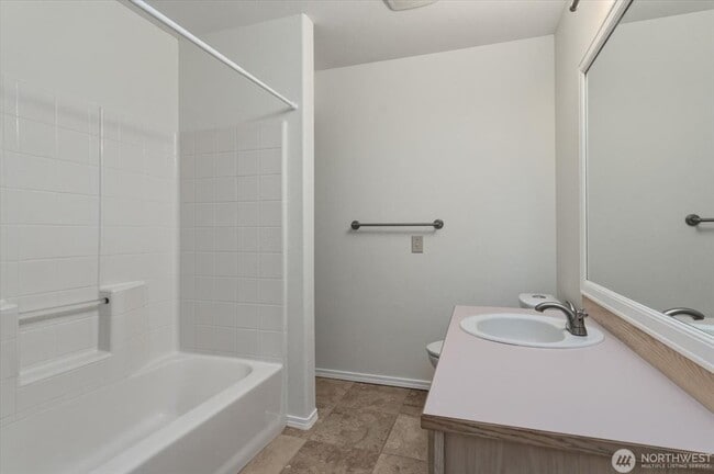 Building Photo - 2305 W Woodin Ave