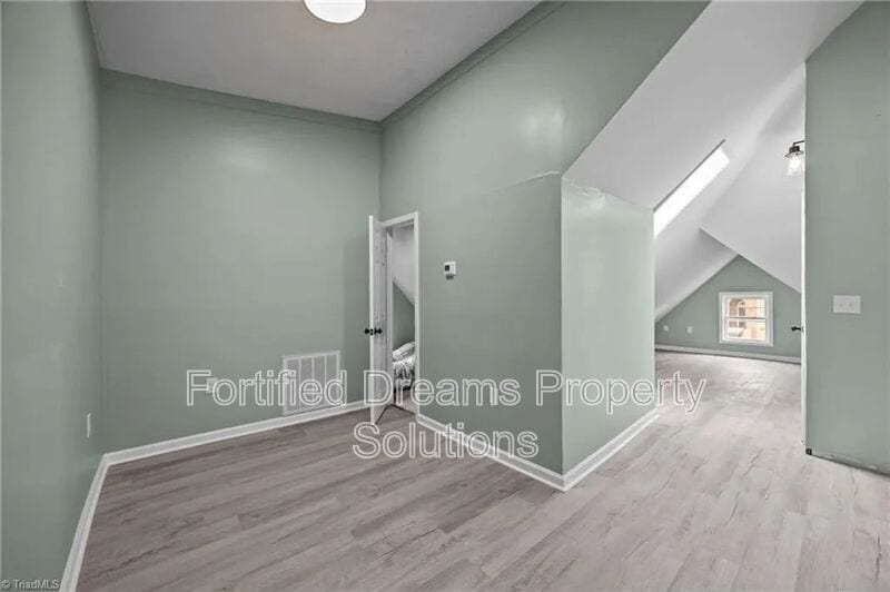 Building Photo - 608 Montgomery St