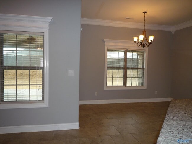 Building Photo - 13205 Hill Crest Dr