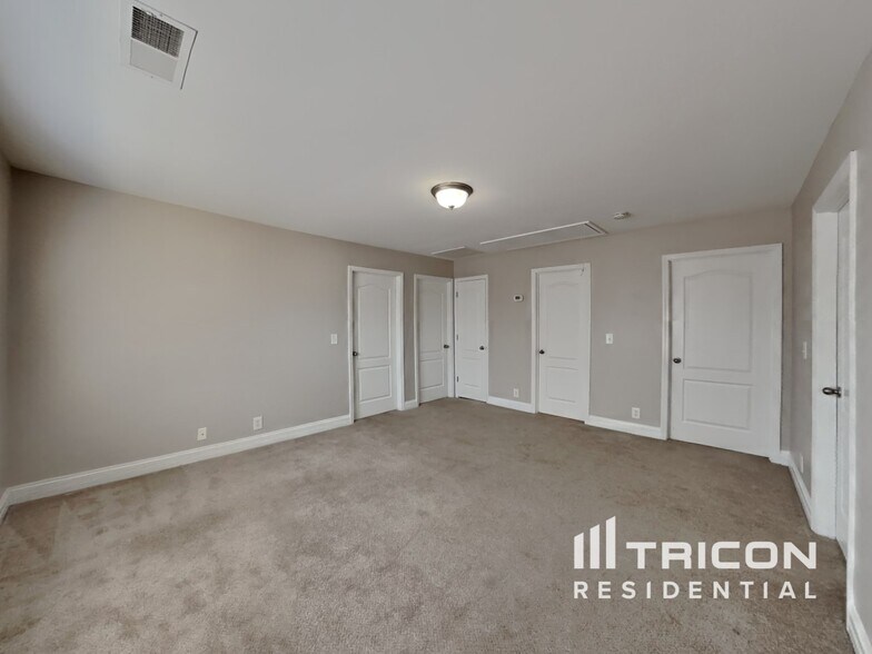 Building Photo - 4212 Aurora Cir