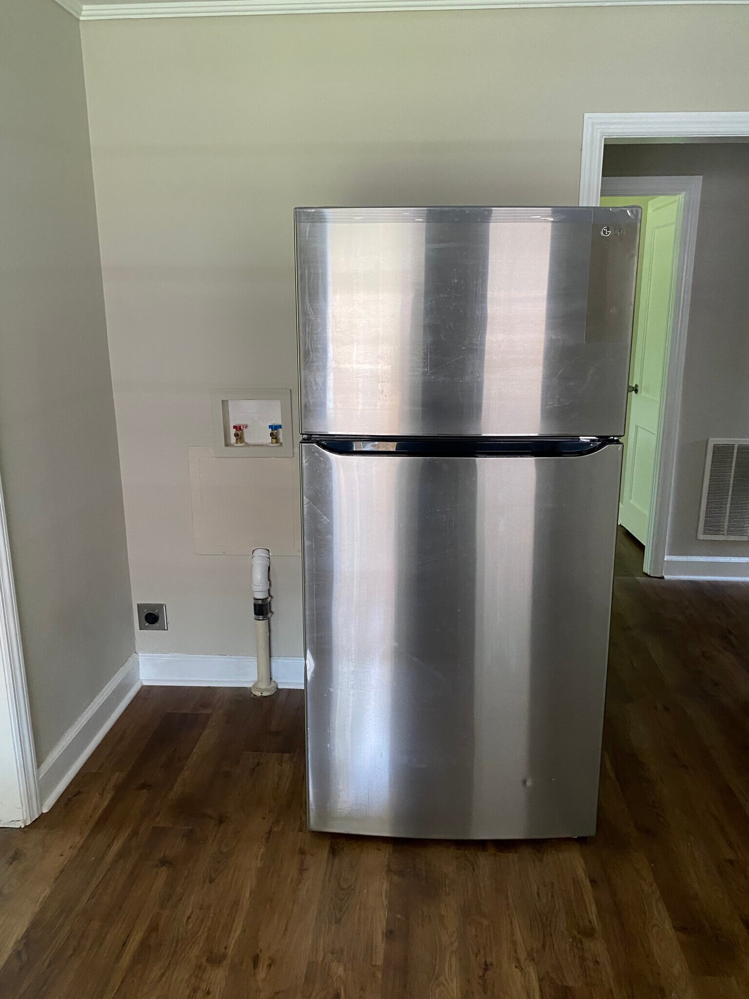 Building Photo - 844 Pierce Ave