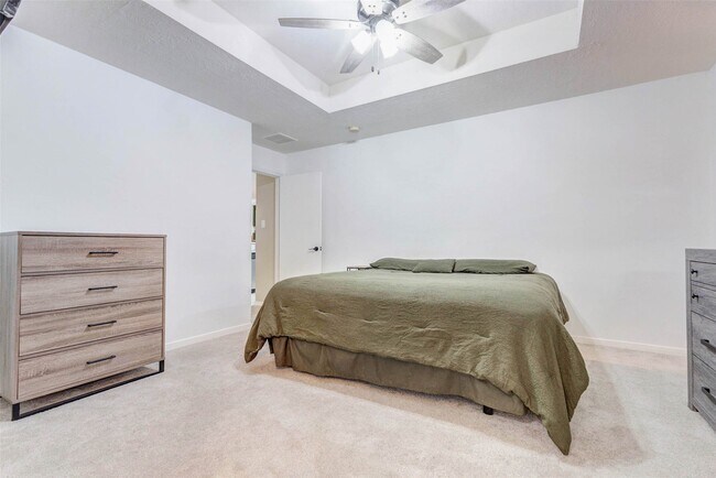 Building Photo - 822 Autumn Point Ln