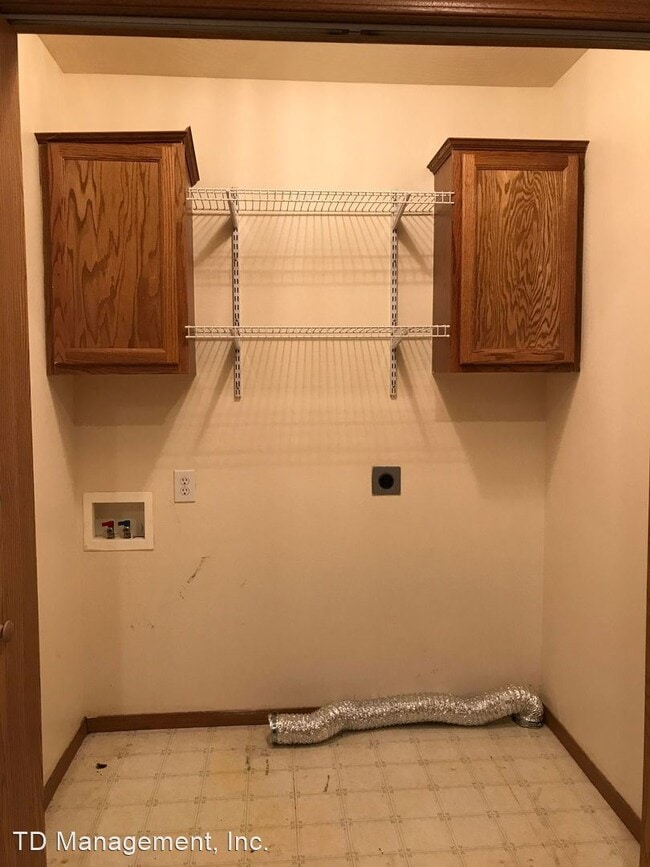 Building Photo - 3 br, 2 bath House - 4325 S Farm Road 125