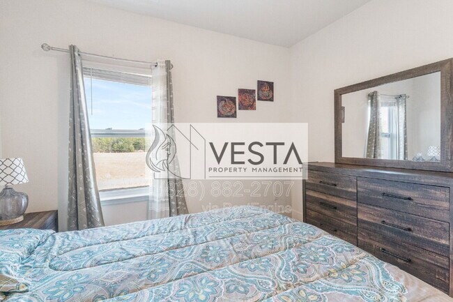 Building Photo - 240 Ridgeview Ln