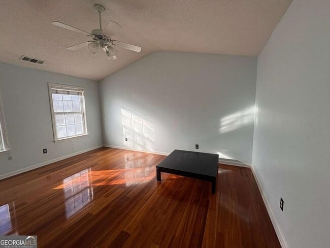 Building Photo - 1607 Heyford Cir NW