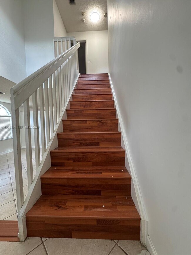 Building Photo - 327 NW 159th Ave