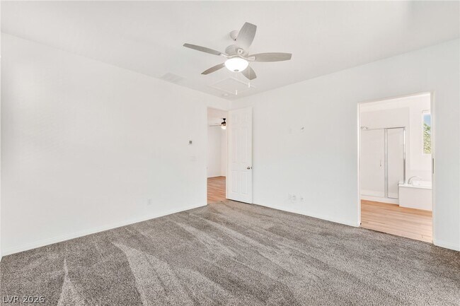 Building Photo - 877 Ariel Heights Ave