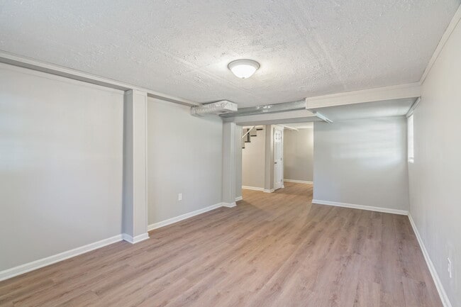 Building Photo - 2809 Lay Ave