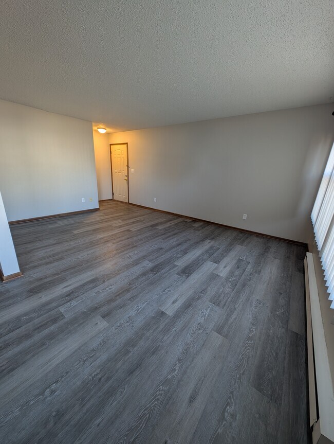 Building Photo - 265 5th St