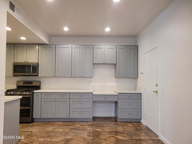 Building Photo - 510 Sonata Way