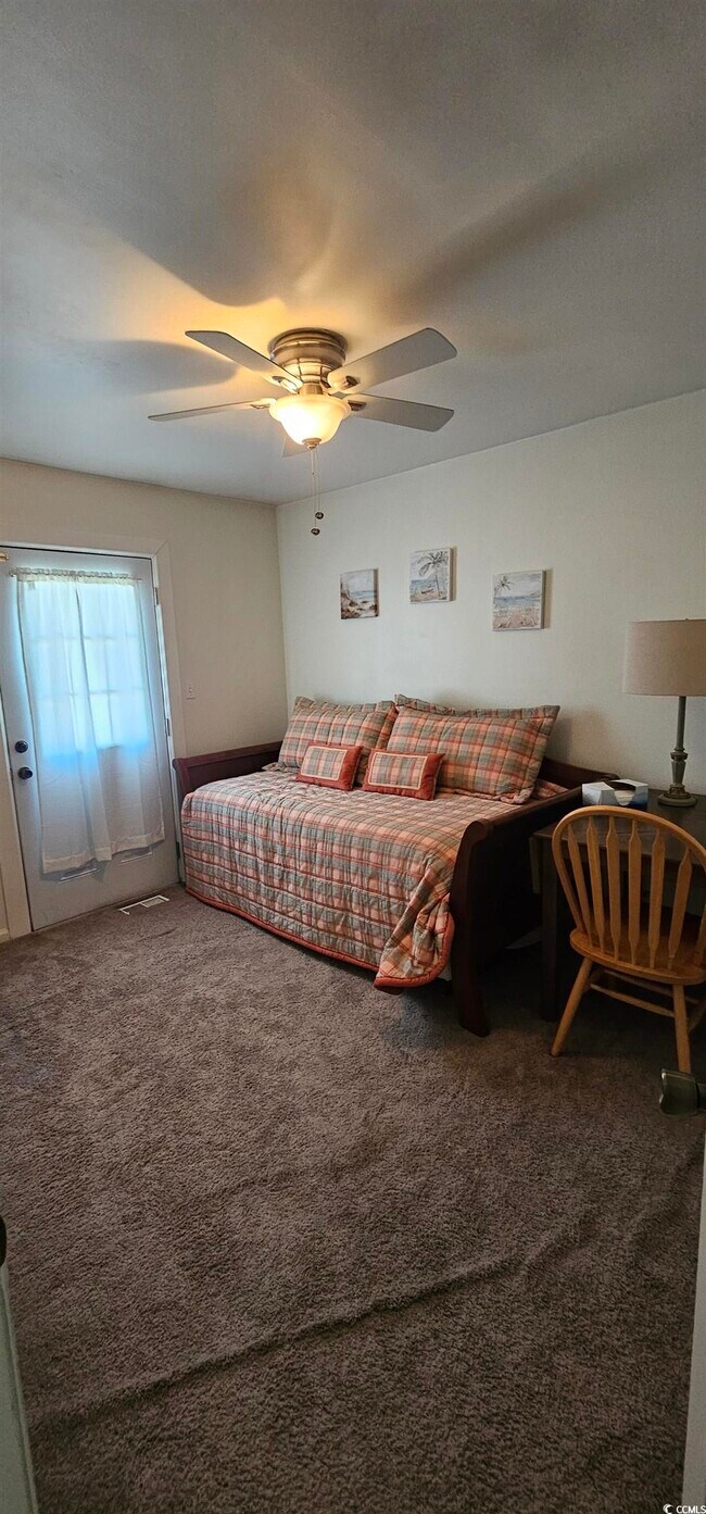 Building Photo - 1711 Fawn Vista Dr N