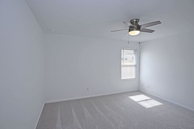 Building Photo - 462 River Run Wy