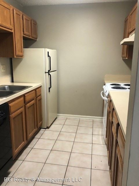 Building Photo - 130 Township Ln