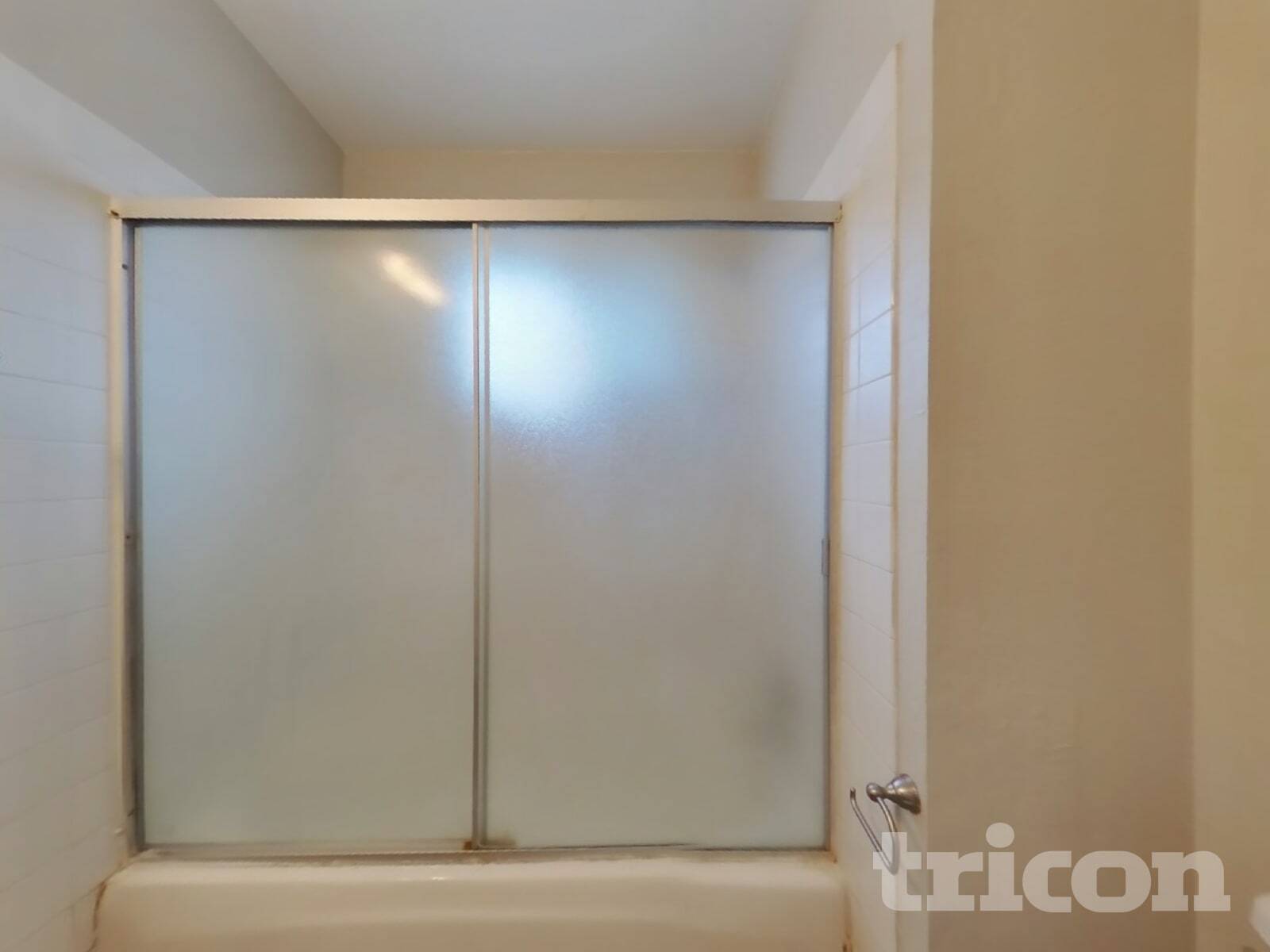 Building Photo - 910 Donner Pass Rd