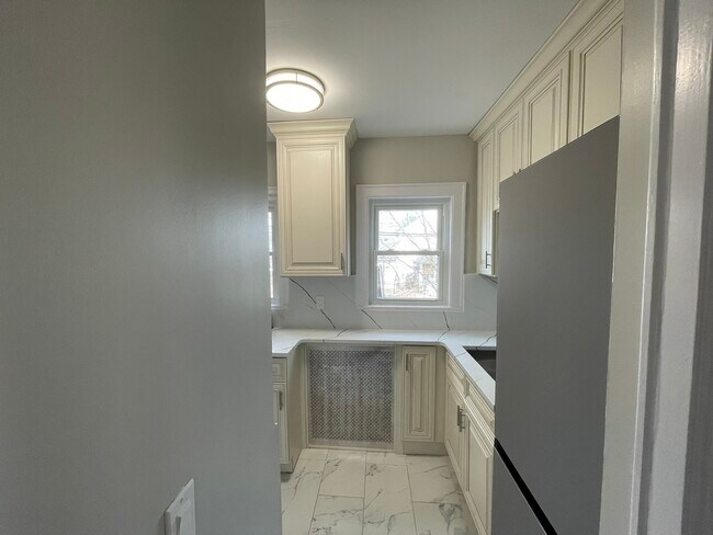 Building Photo - 1155 Saint Johns Ave