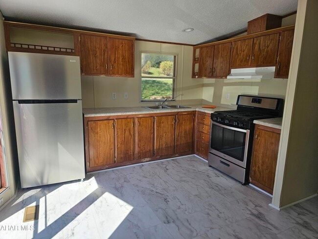 Building Photo - 124 Skyline Dr