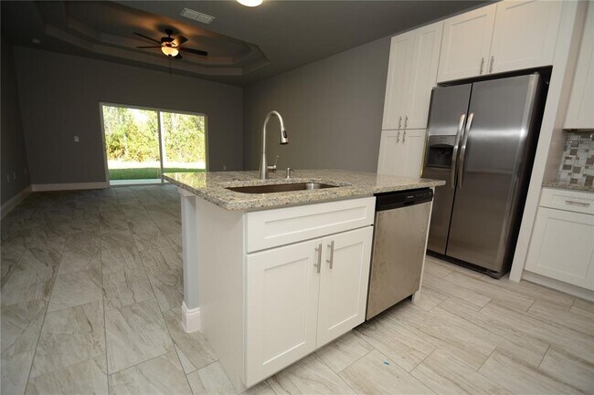 Building Photo - 25 Rosepetal Ln