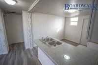 Building Photo - Pet Friendly 2 Bedroom Home