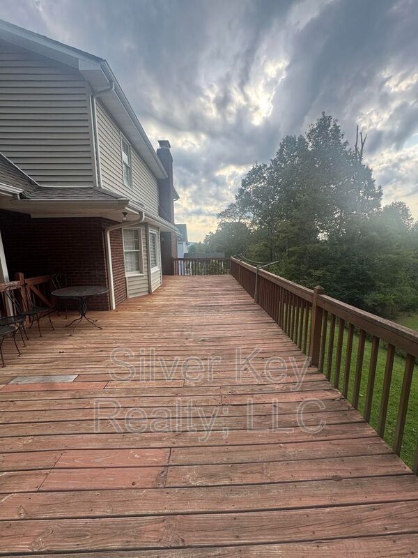 Building Photo - 1339 English Ln