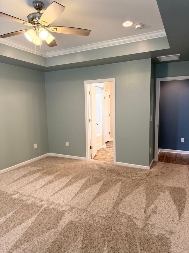 Building Photo - BEAUTIFUL 3 bedroom / 2 bathroom home available NOW!