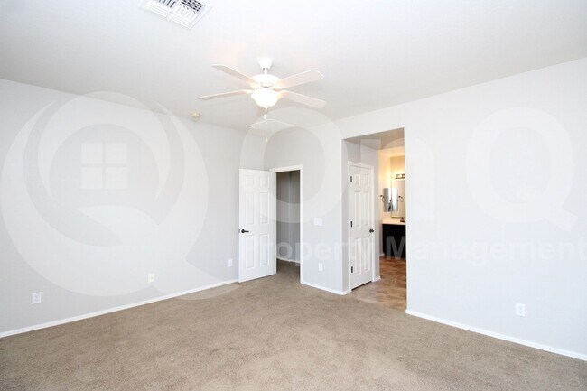 Building Photo - 2749 E Rakestraw Ln