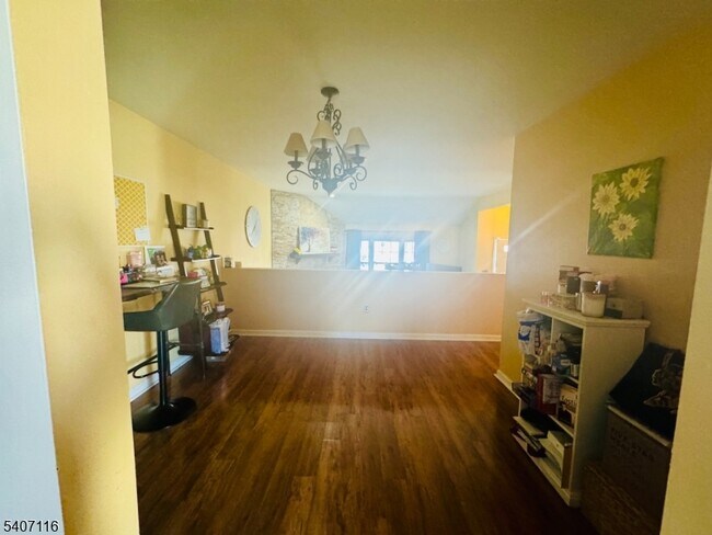 Building Photo - 174 Carson Ct