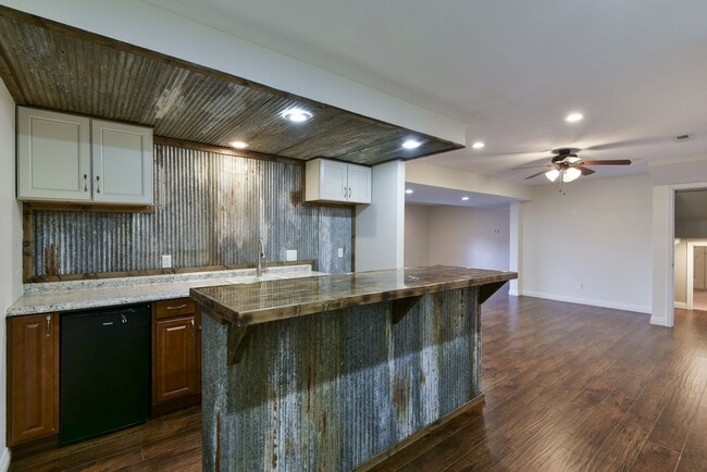 Building Photo - 1791 Fruit Farm Rd