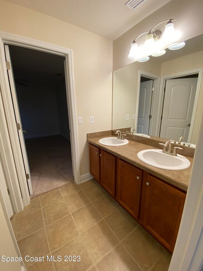 Building Photo - 6124 Serene Pl