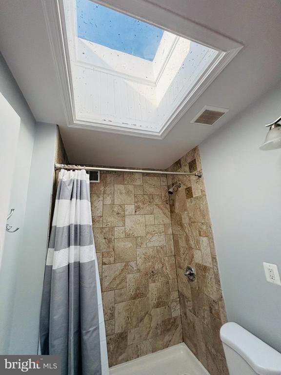 Building Photo - 1397 Sheridan St NW