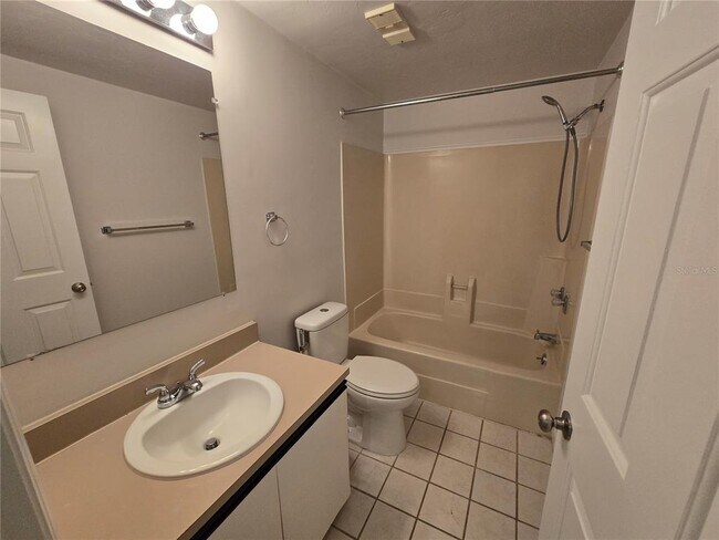 Building Photo - 1224 SW 16th Ave